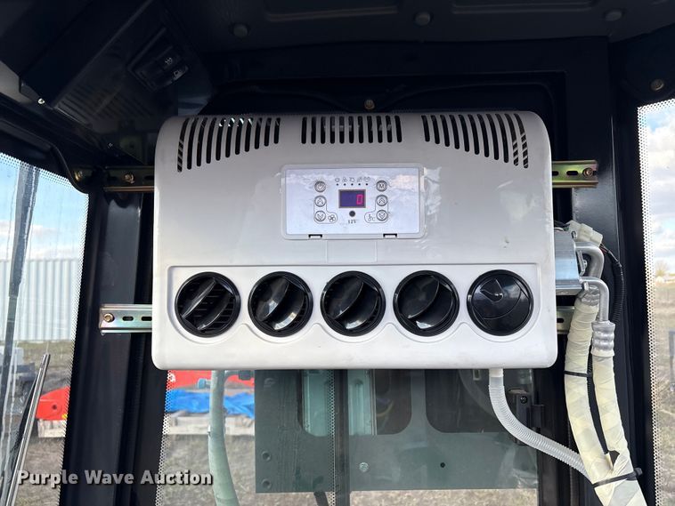 image for item EG8289 AGT QK18RXS-C mini excavator