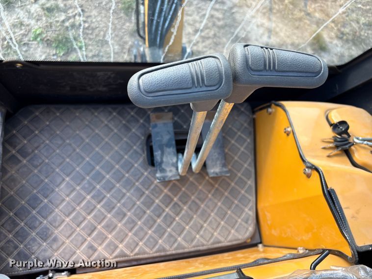 image for item EG8289 AGT QK18RXS-C mini excavator