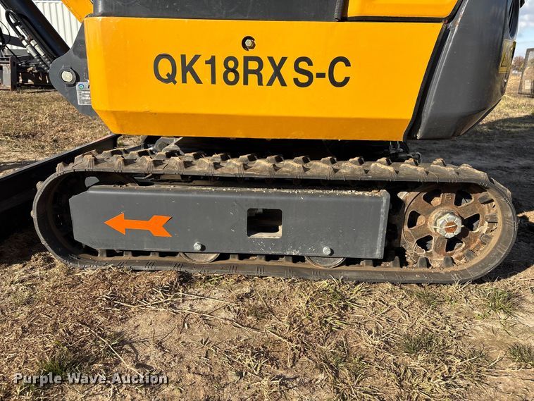 image for item EG8289 AGT QK18RXS-C mini excavator