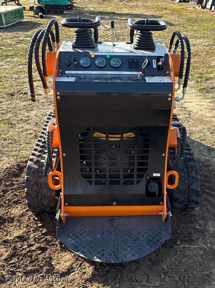 image for item EG8290 2025 LandHero LDH-T460 compact utility loader