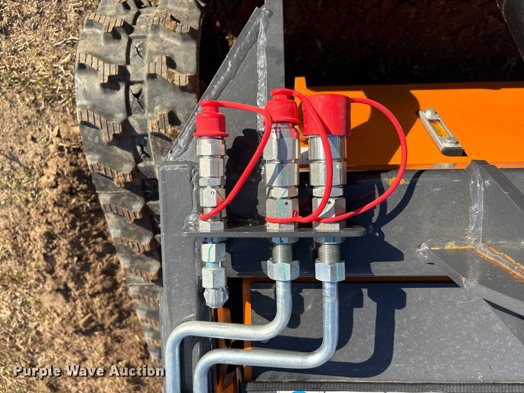 image for item EG8290 2025 LandHero LDH-T460 compact utility loader