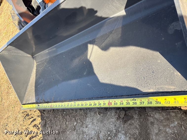 image for item EG8290 2025 LandHero LDH-T460 compact utility loader