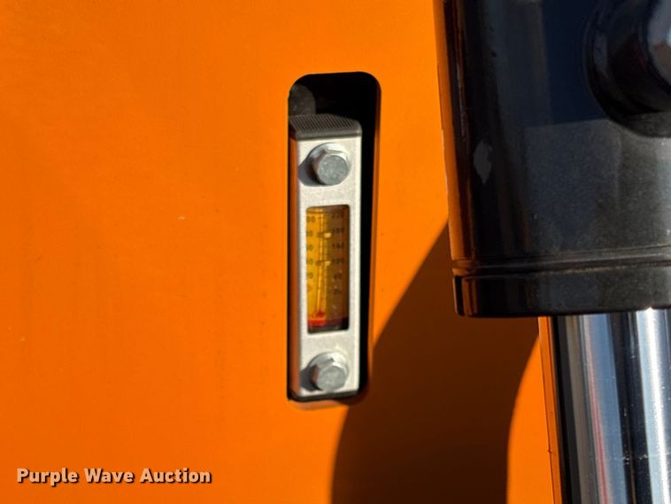 image for item EG8290 2025 LandHero LDH-T460 compact utility loader