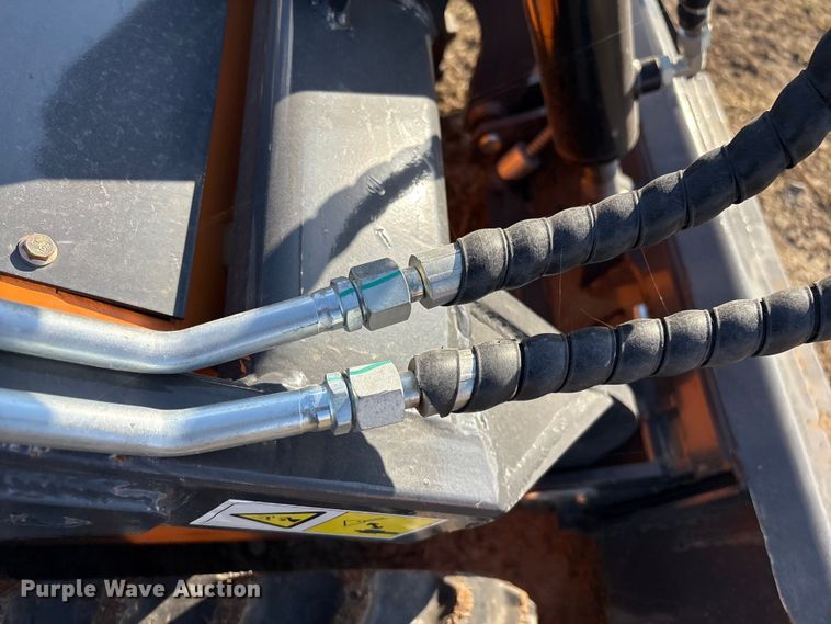 image for item EG8290 2025 LandHero LDH-T460 compact utility loader