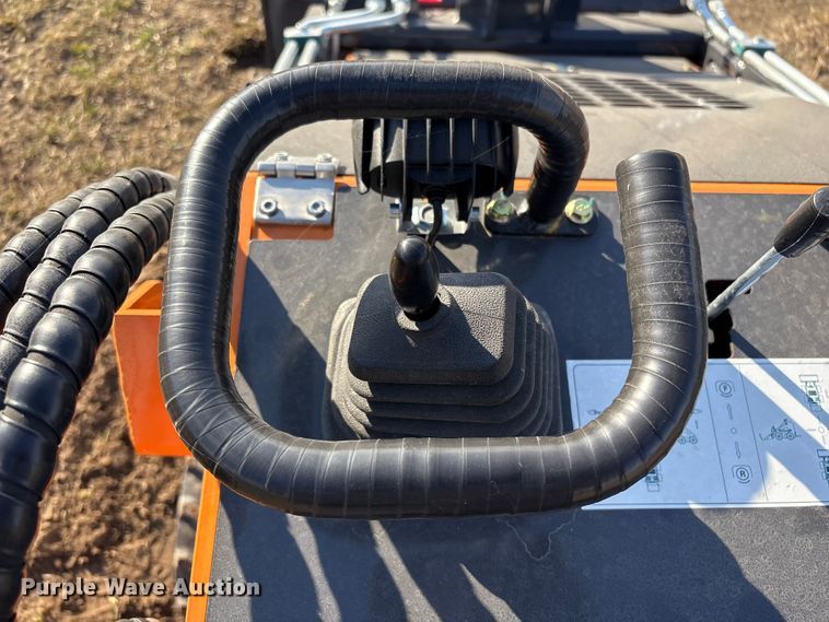 image for item EG8290 2025 LandHero LDH-T460 compact utility loader