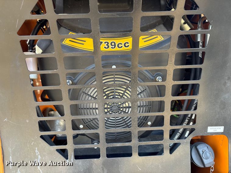 image for item EG8290 2025 LandHero LDH-T460 compact utility loader