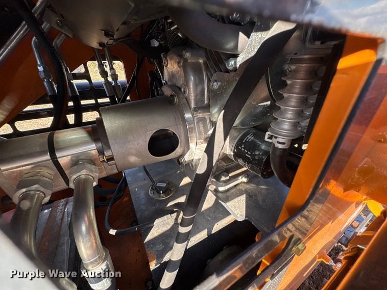 image for item EG8290 2025 LandHero LDH-T460 compact utility loader