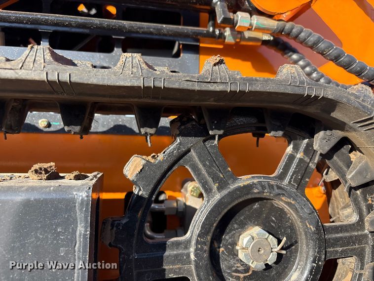 image for item EG8290 2025 LandHero LDH-T460 compact utility loader