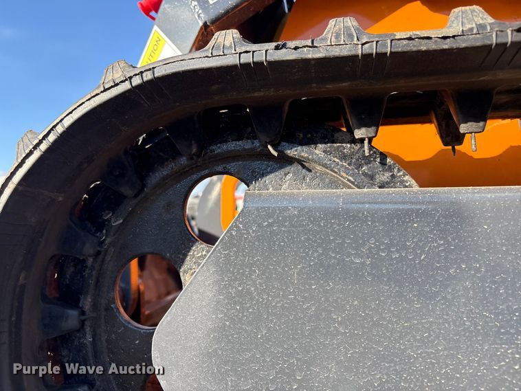 image for item EG8290 2025 LandHero LDH-T460 compact utility loader