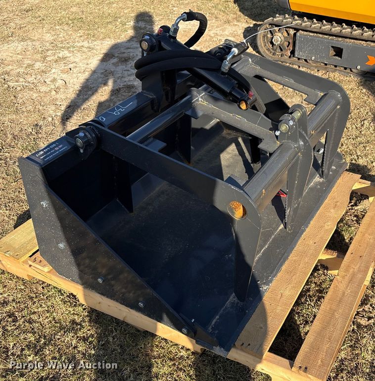 image for item EG8290 2025 LandHero LDH-T460 compact utility loader