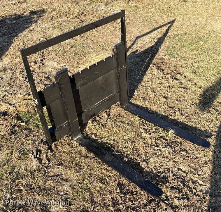 image for item EG8290 2025 LandHero LDH-T460 compact utility loader