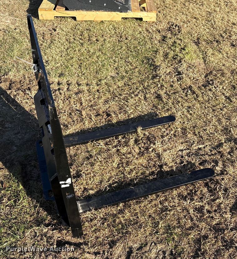 image for item EG8290 2025 LandHero LDH-T460 compact utility loader