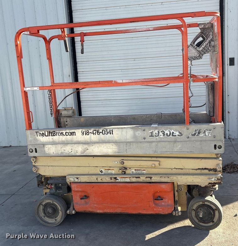 image for item EG8293 2008 JLG 1930ES scissor lift