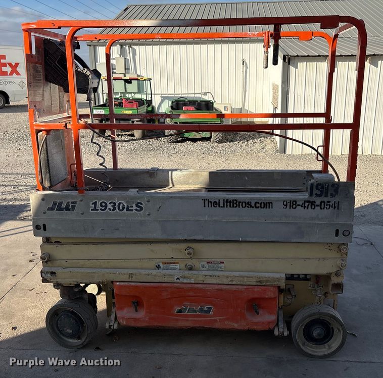 image for item EG8293 2008 JLG 1930ES scissor lift