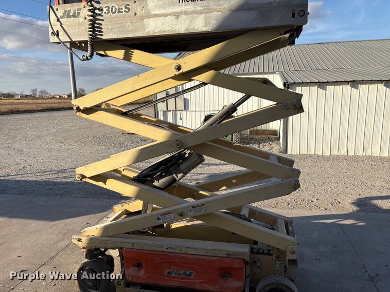 image for item EG8293 2008 JLG 1930ES scissor lift