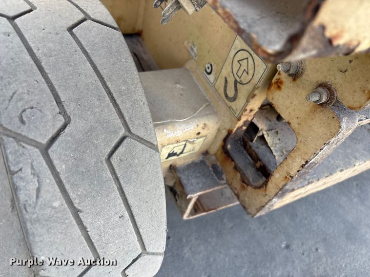 image for item EG8293 2008 JLG 1930ES scissor lift