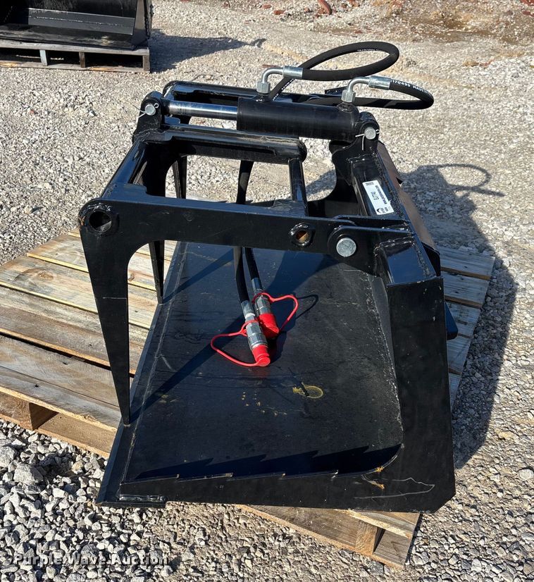 image for item EJ7740 2025 GIYI GY X-PG44C compact utility loader grapple bucket