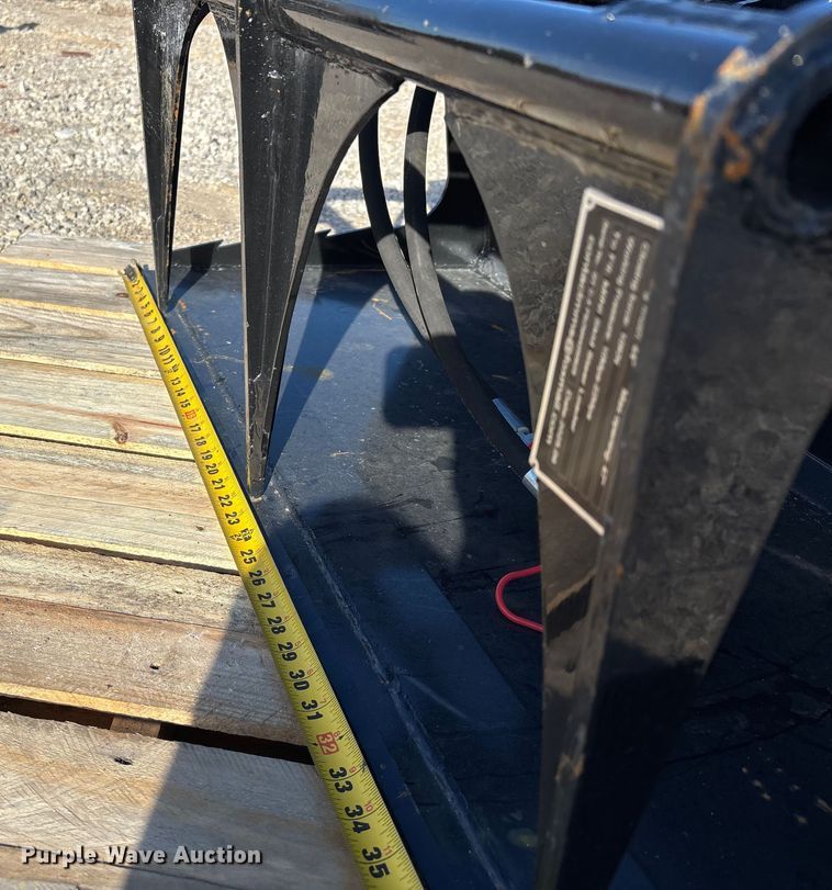 image for item EJ7740 2025 GIYI GY X-PG44C compact utility loader grapple bucket