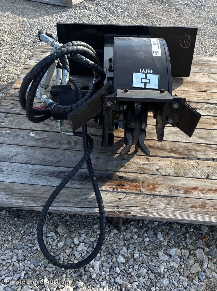 image for item EJ7741 2025 GIYI GY-SZYMJ compact utility loader stump grinder