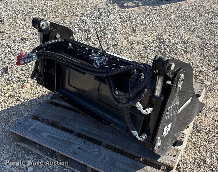 image for item EJ7742 2025 GIYI GY-XKH39F compact utility loader four-in-one bucket