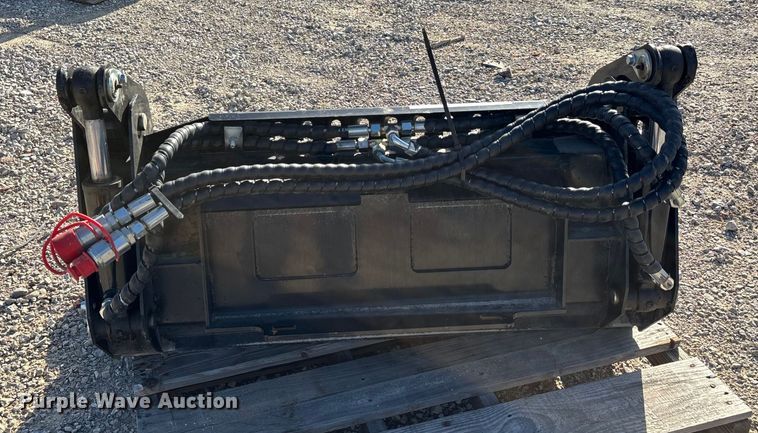 image for item EJ7742 2025 GIYI GY-XKH39F compact utility loader four-in-one bucket