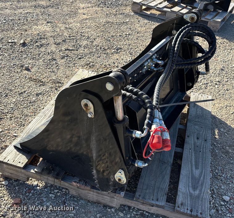 image for item EJ7742 2025 GIYI GY-XKH39F compact utility loader four-in-one bucket