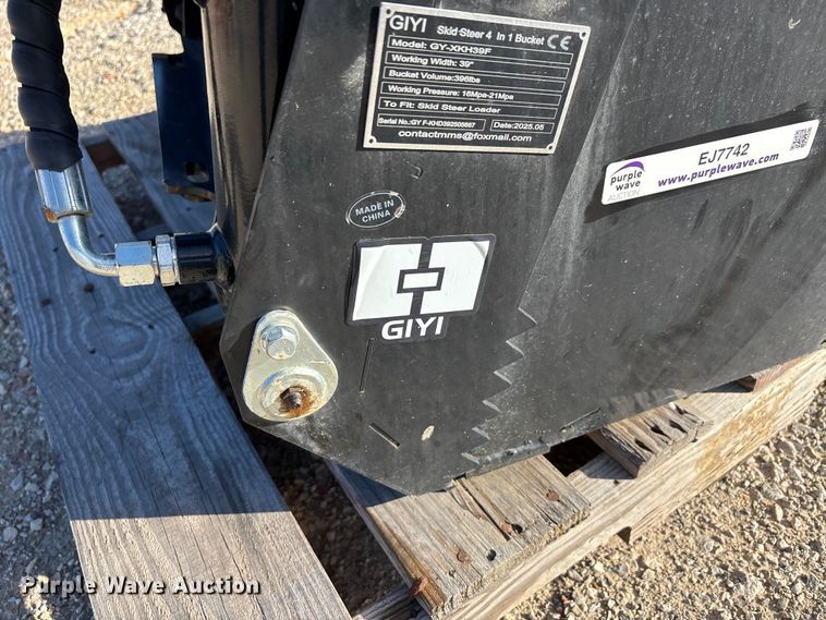 image for item EJ7742 2025 GIYI GY-XKH39F compact utility loader four-in-one bucket