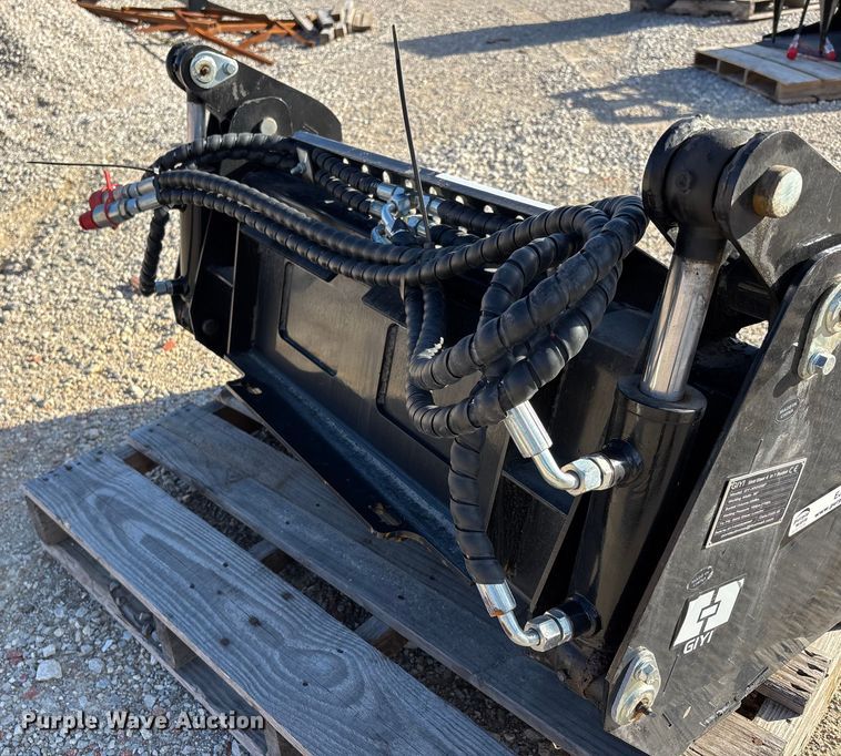 image for item EJ7742 2025 GIYI GY-XKH39F compact utility loader four-in-one bucket