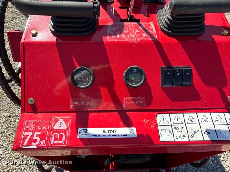 image for item EJ7747 2025 SDLOOL SL360T compact utility loader