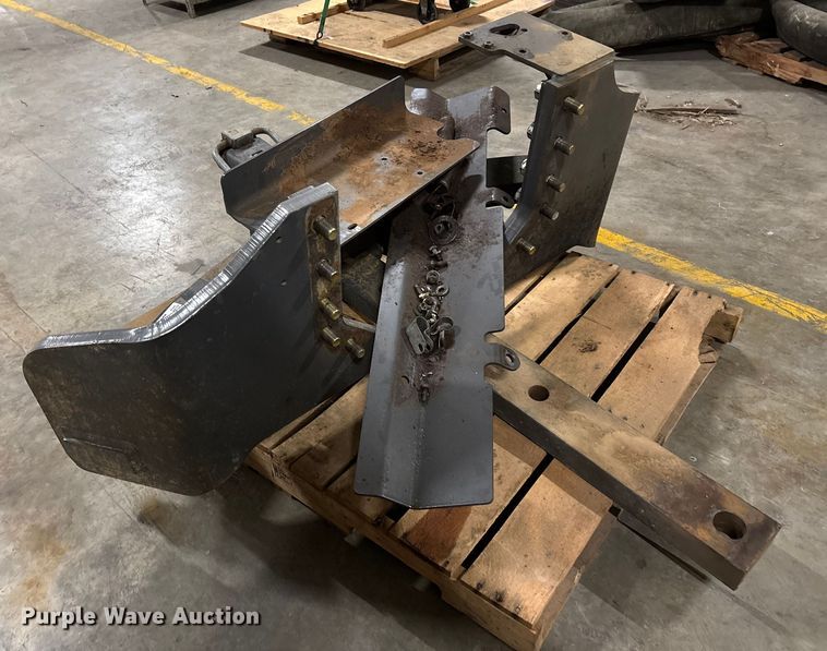 image for item EJ7758 Tractor hitch