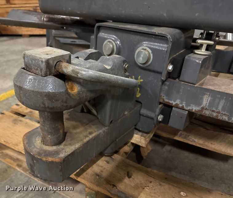 image for item EJ7758 Tractor hitch