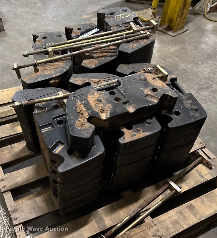 image for item EJ7760  (32) Caterpillar 855 tractor suitcase weights