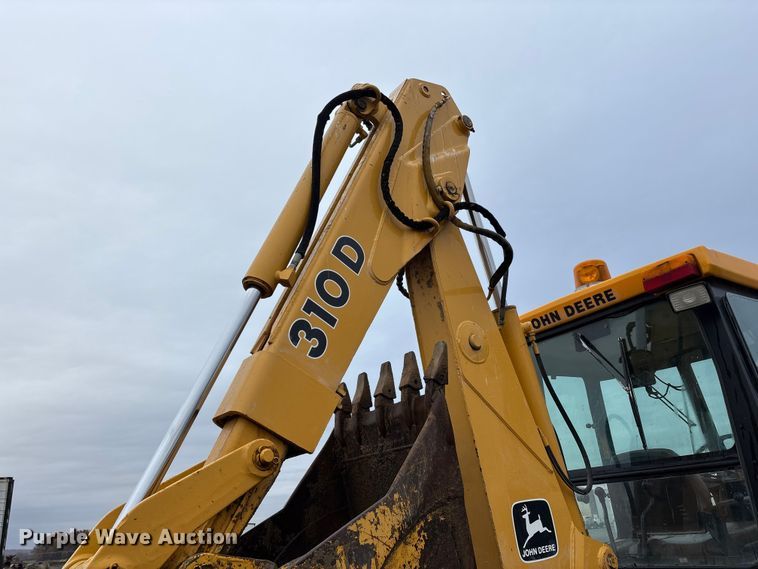 image for item EJ7761 1991 John Deere 310D Turbo  backhoe