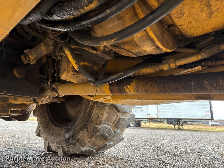 image for item EJ7761 1991 John Deere 310D Turbo  backhoe