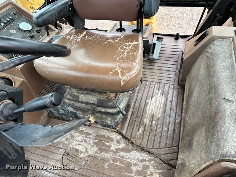 image for item EJ7761 1991 John Deere 310D Turbo  backhoe