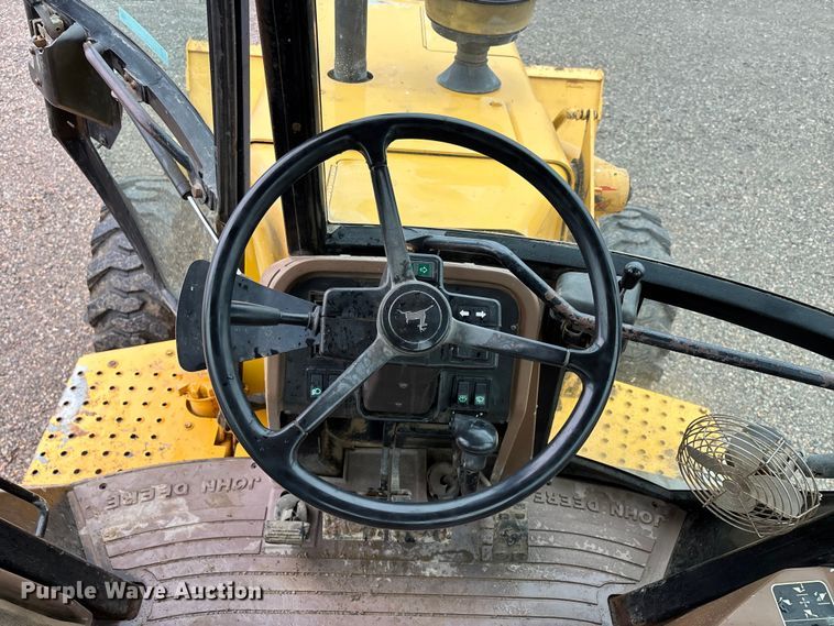 image for item EJ7761 1991 John Deere 310D Turbo  backhoe