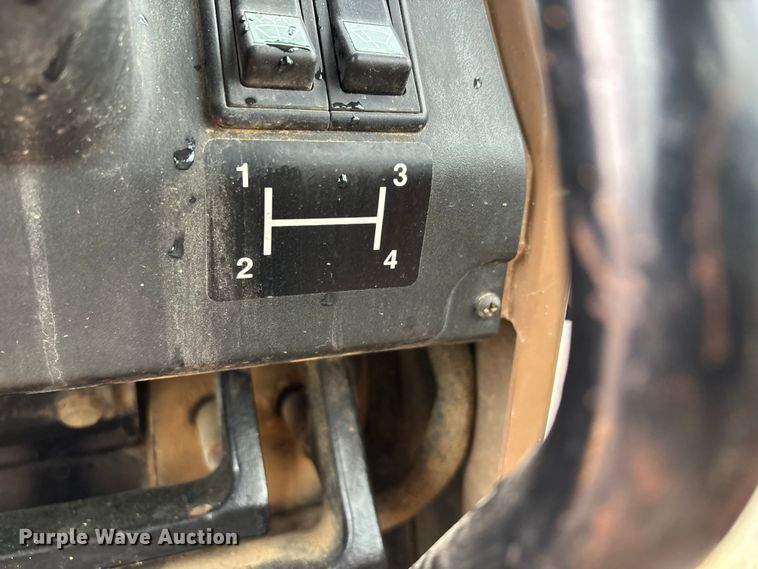 image for item EJ7761 1991 John Deere 310D Turbo  backhoe