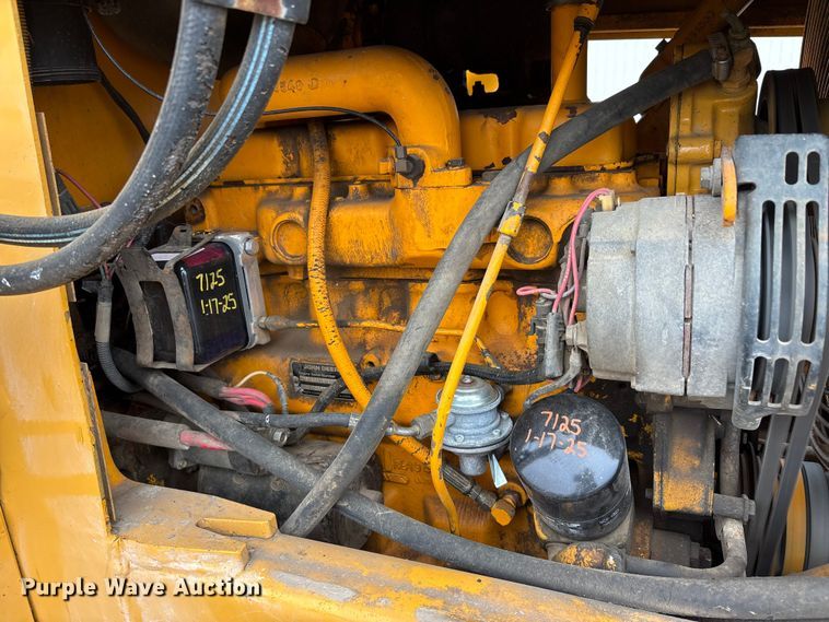 image for item EJ7761 1991 John Deere 310D Turbo  backhoe