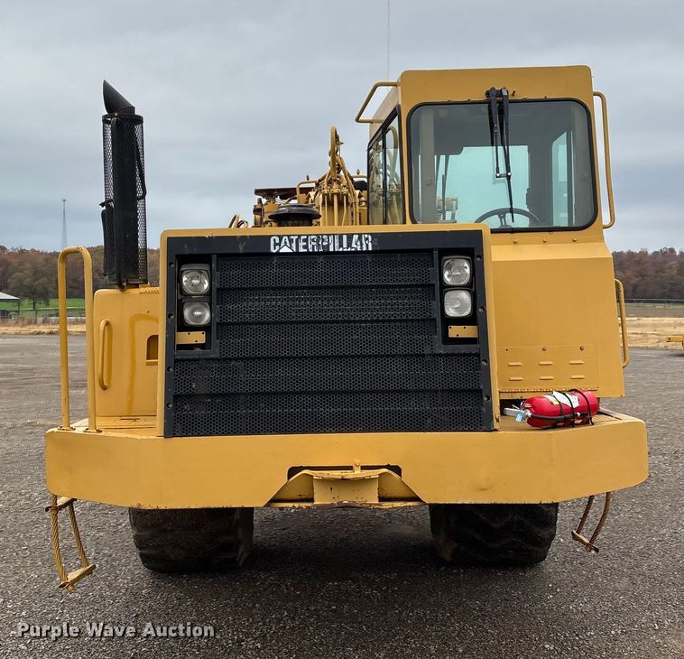 image for item EJ7762 2000 Caterpillar 615C II elevating scraper