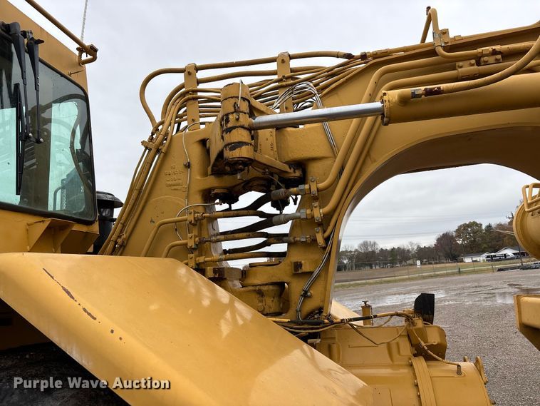 image for item EJ7762 2000 Caterpillar 615C II elevating scraper