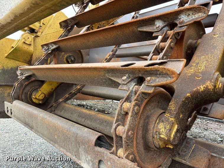 image for item EJ7762 2000 Caterpillar 615C II elevating scraper