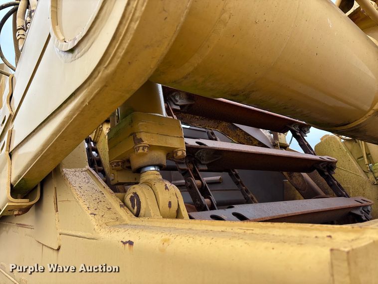 image for item EJ7762 2000 Caterpillar 615C II elevating scraper