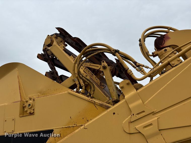 image for item EJ7762 2000 Caterpillar 615C II elevating scraper