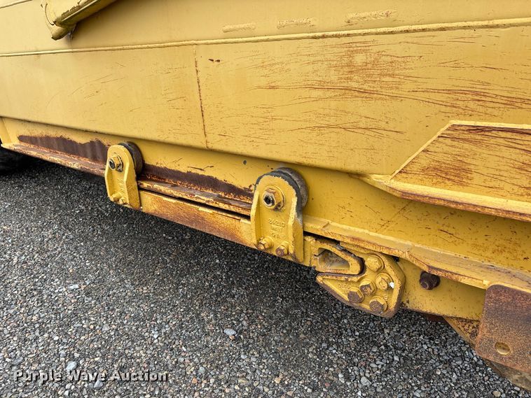 image for item EJ7762 2000 Caterpillar 615C II elevating scraper