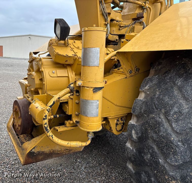 image for item EJ7762 2000 Caterpillar 615C II elevating scraper