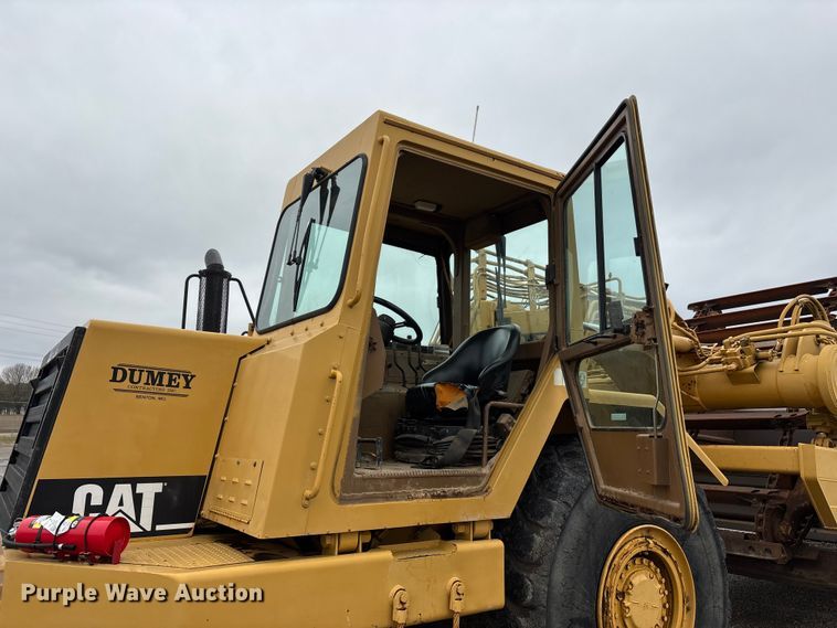 image for item EJ7762 2000 Caterpillar 615C II elevating scraper