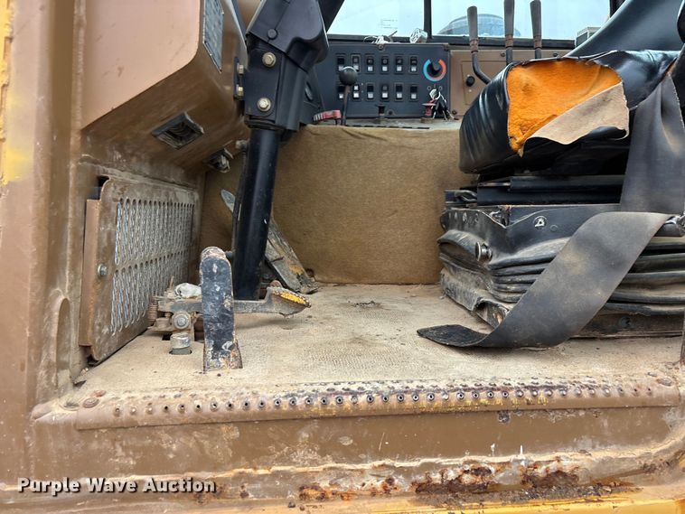 image for item EJ7762 2000 Caterpillar 615C II elevating scraper