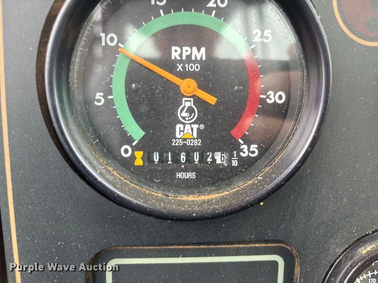 image for item EJ7762 2000 Caterpillar 615C II elevating scraper