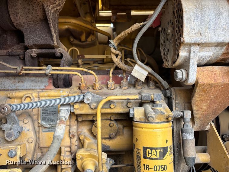 image for item EJ7762 2000 Caterpillar 615C II elevating scraper