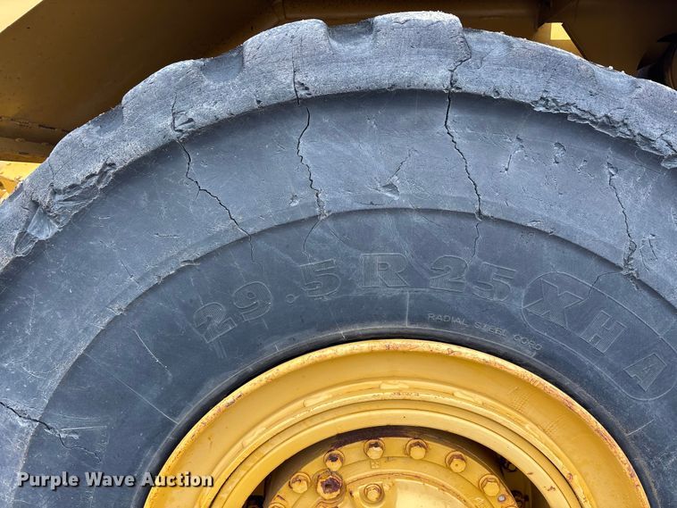 image for item EJ7762 2000 Caterpillar 615C II elevating scraper